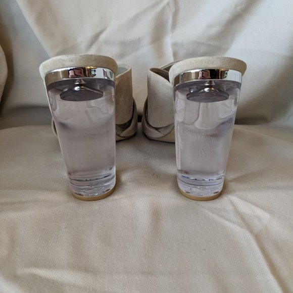 New Kendall + Kylie beige suede sandals size 8.5 with Acrylic Heel - Picture 3 of 7